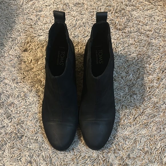 Tom’s booties - Picture 2 of 5